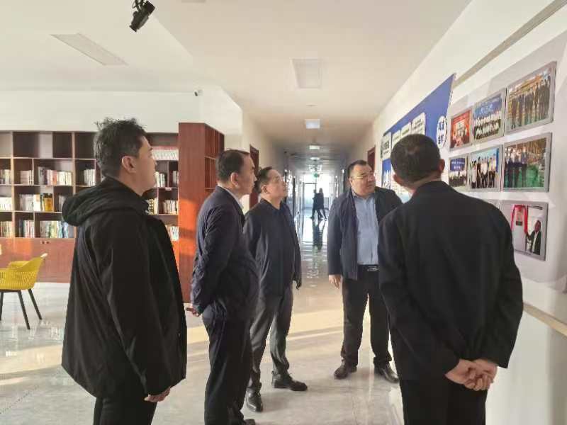 1738983233878342.jpg 1738983233878342.jpg